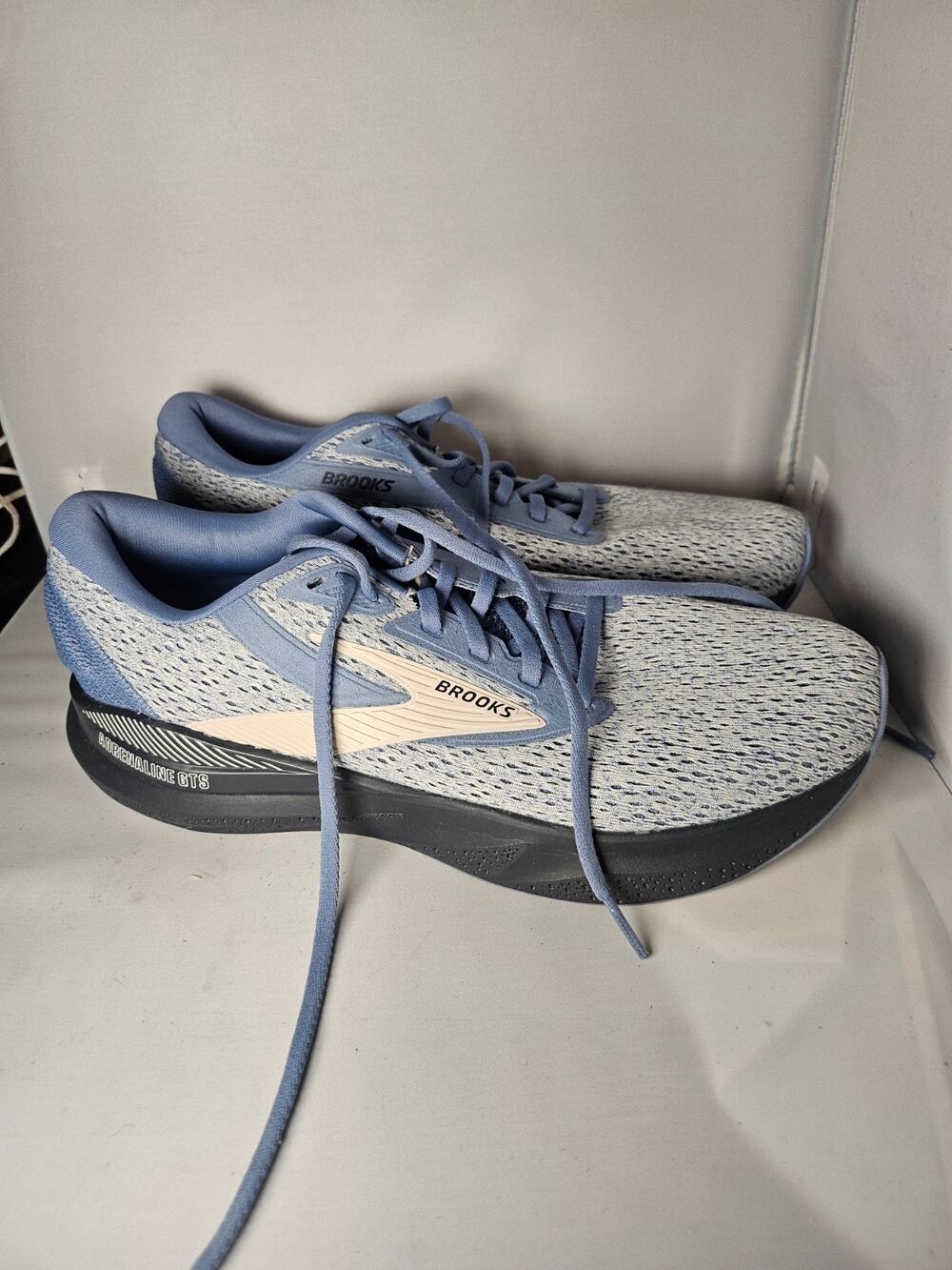 Brooks Adrenaline GTS 24 Shoes Womens 11 Blue Road Running Athletic Sneakers